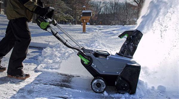 LAWN FATHER- SNOW REMOVAL SERVICES CALGARY                     .